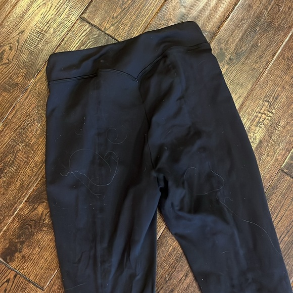 Alo airbrushed kick back leggings small - Picture 4 of 4